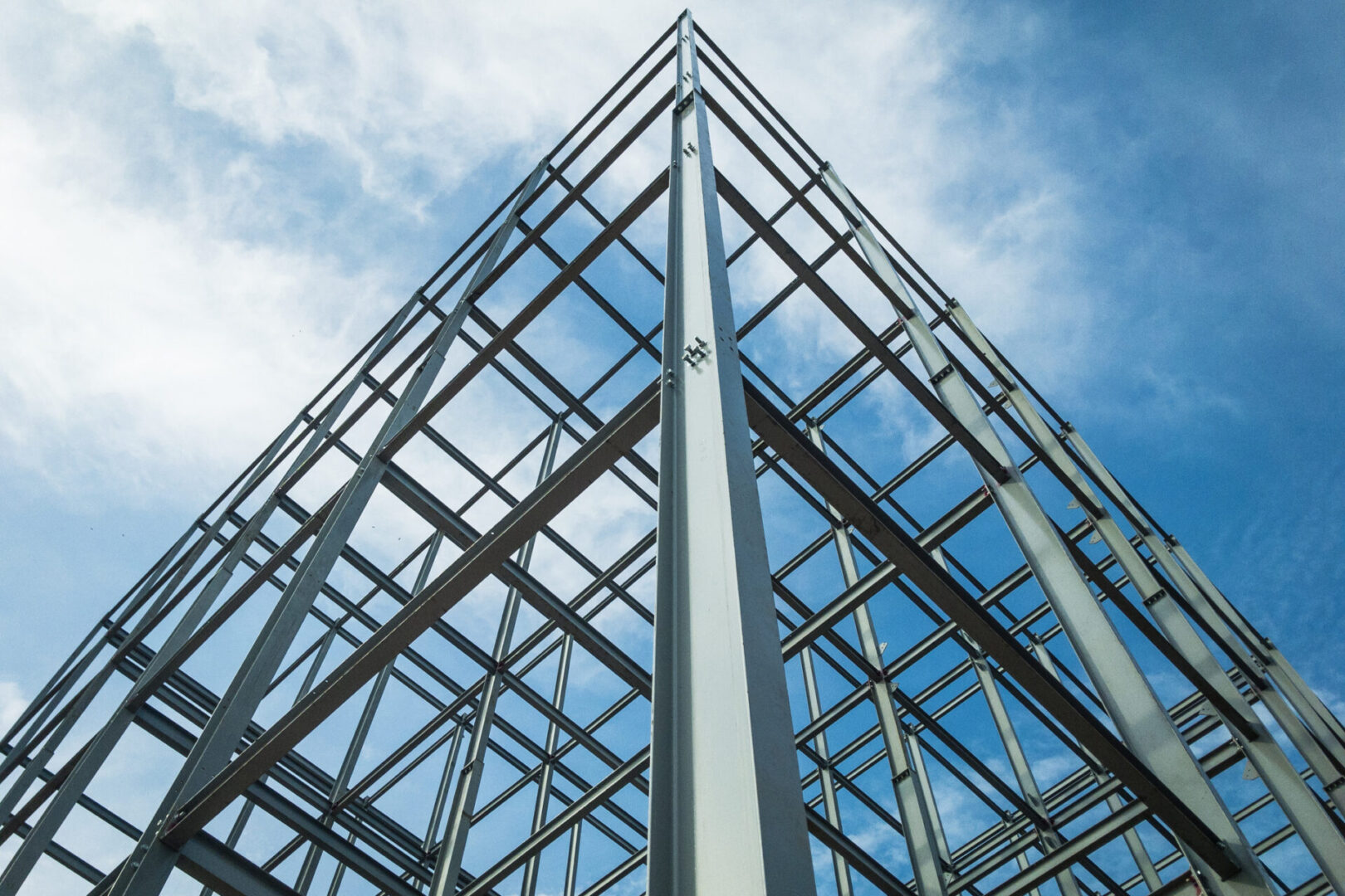 building structures made of steel Consisting of strength By placing towering high into the sky.